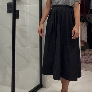 H&M Black Pleated Skirt